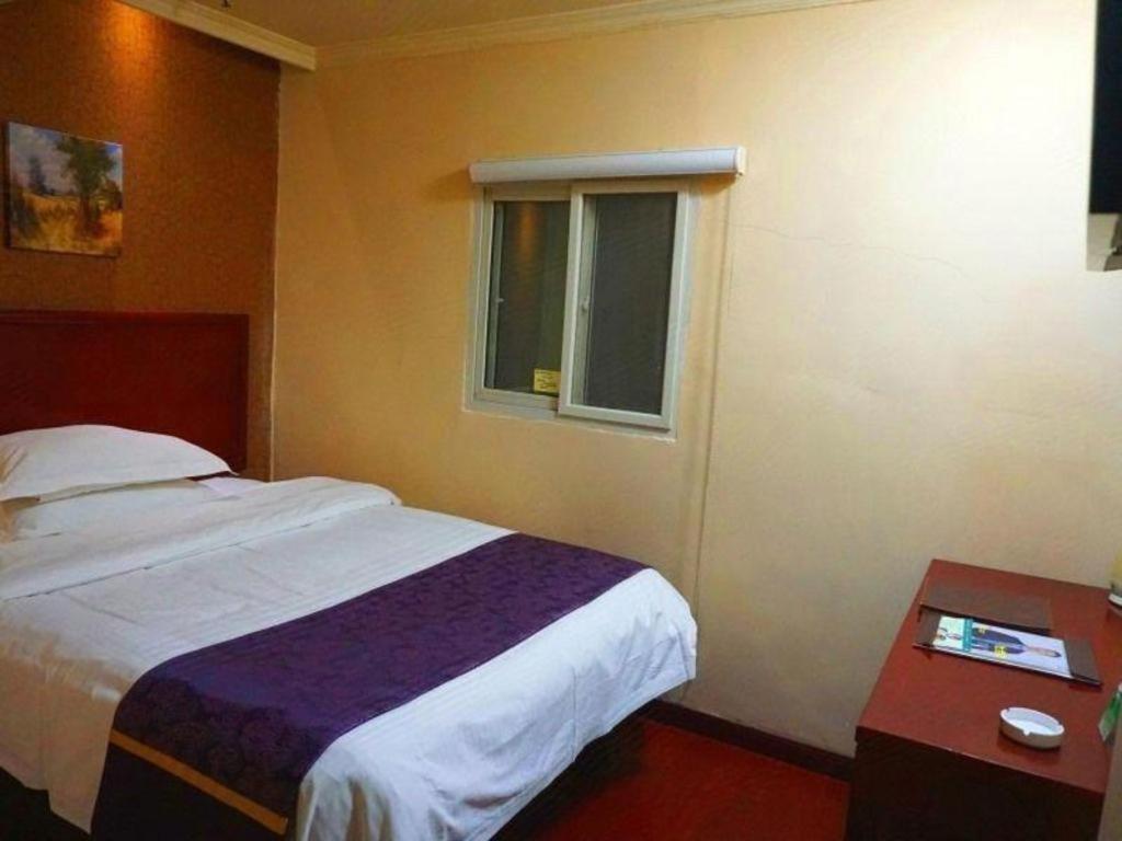Greentree Inn Xi'An Bell And Drum Tower Food Street Ancient City Wall Ximen Express Hotel Exterior photo