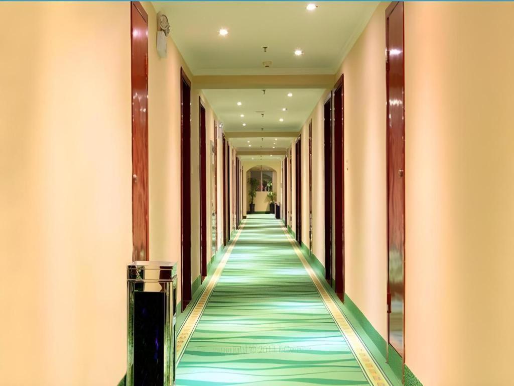 Greentree Inn Xi'An Bell And Drum Tower Food Street Ancient City Wall Ximen Express Hotel Exterior photo